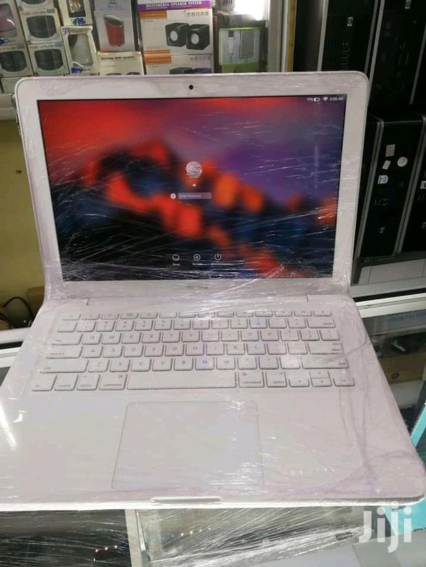 Laptop Apple MacBook 4GB Intel Core 2 Duo HDD 250GB - thumbnail 2