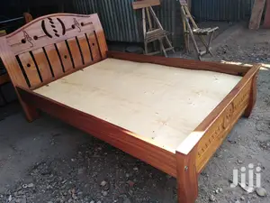Beds Mahogany 4 by 6 Feets.