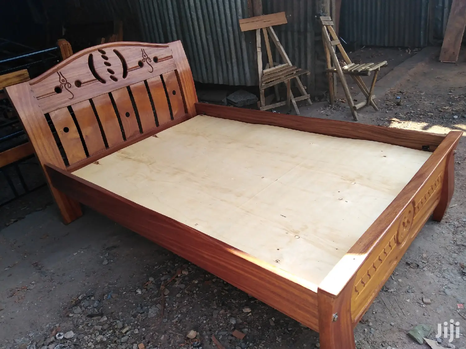 Mahogany Beds 4*6.