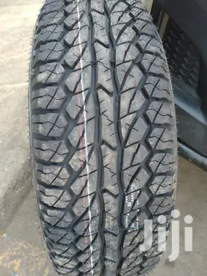 Comforser Tires 235/75r15