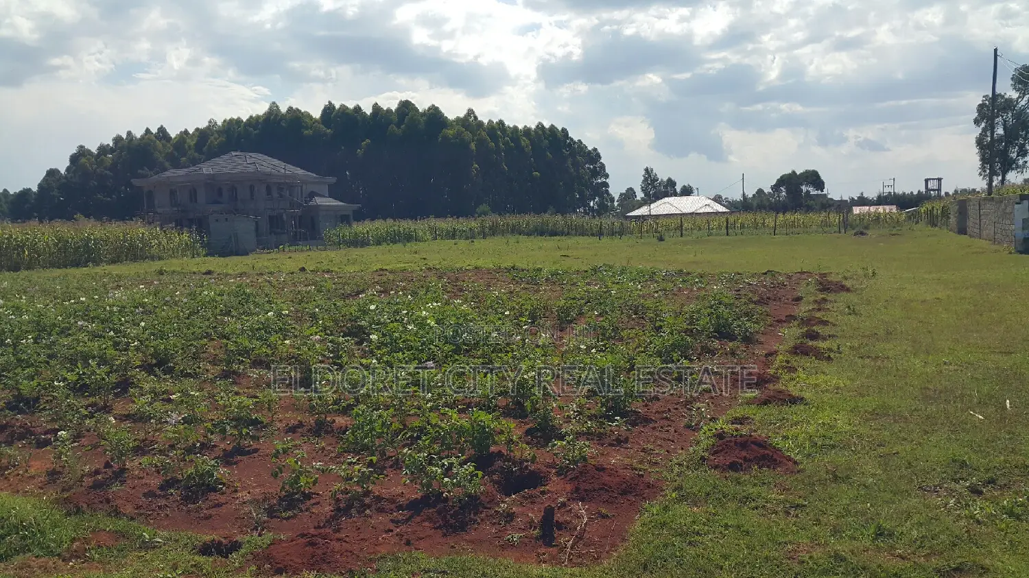 1/4 Plot Kiplombe With Title