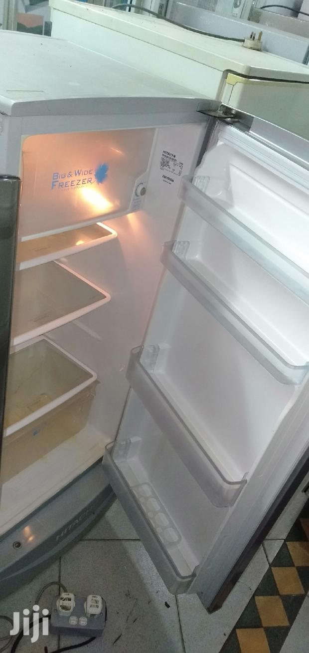 Hitachi Refrigerator - thumbnail 3