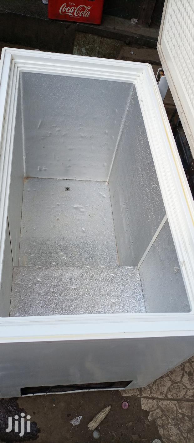 300 Litres Freezer - thumbnail 4