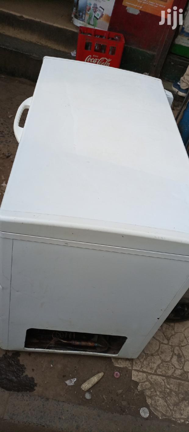300 Litres Freezer - thumbnail 3