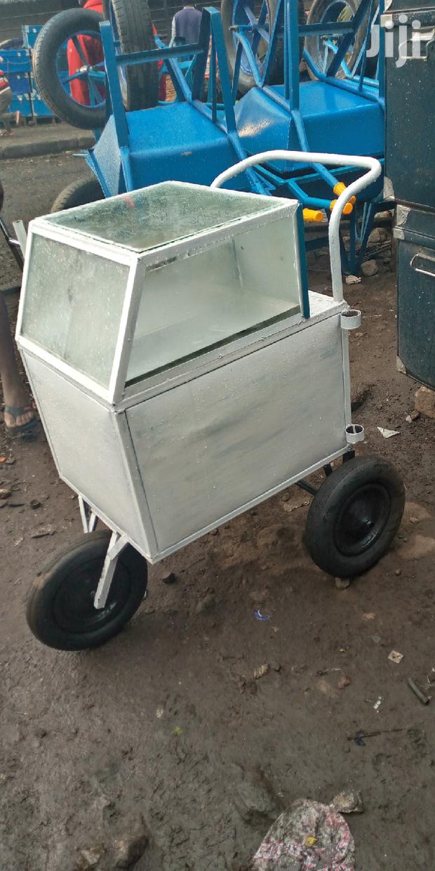 Hand Trorreys - main view