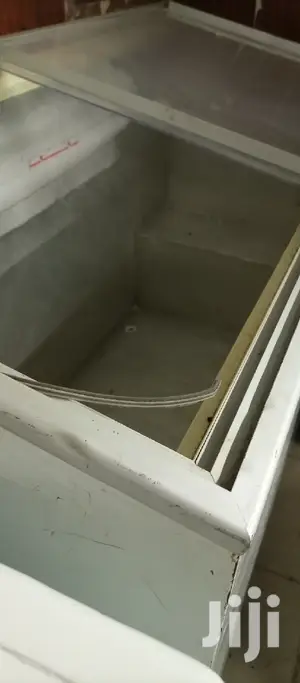 Showcase Freezer