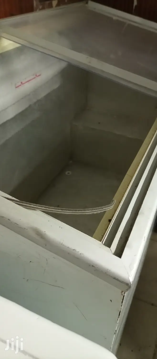 Showcase Freezer