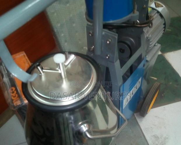 Single Cow Milking Machine - thumbnail 2