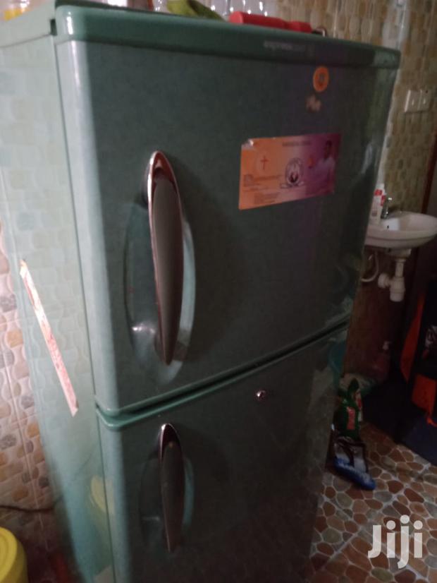 LG Fridge Medium Size - thumbnail 4