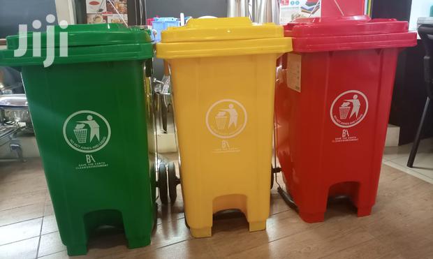 100ltr Coloured Hd Pedal Bin With Wheels.