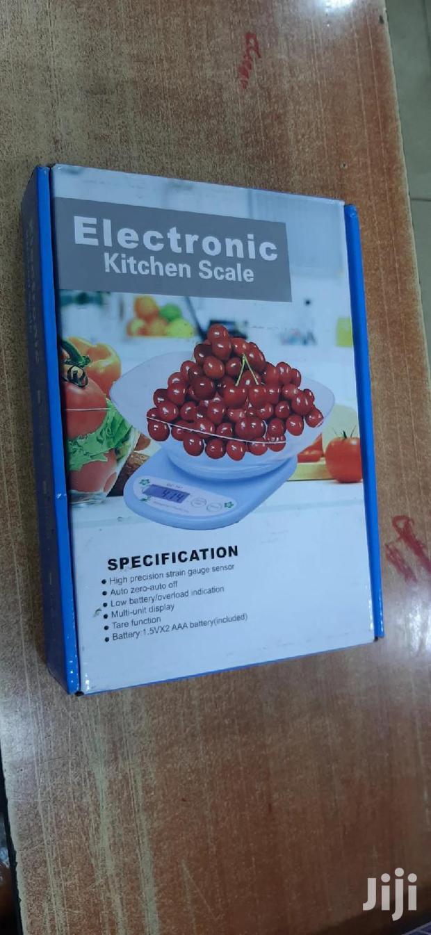 Kitchen Scale With Bowl - main view
