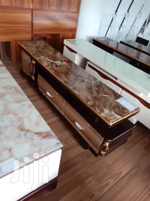 Extendable TV Stand