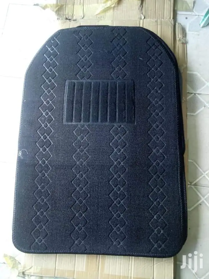 Woolen 5pcs Universal Mats