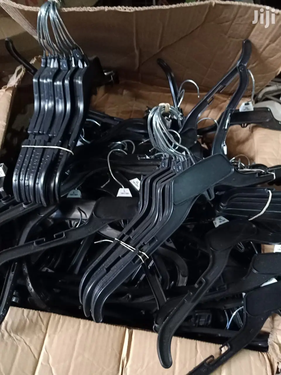 Plastic Hangers For Sale