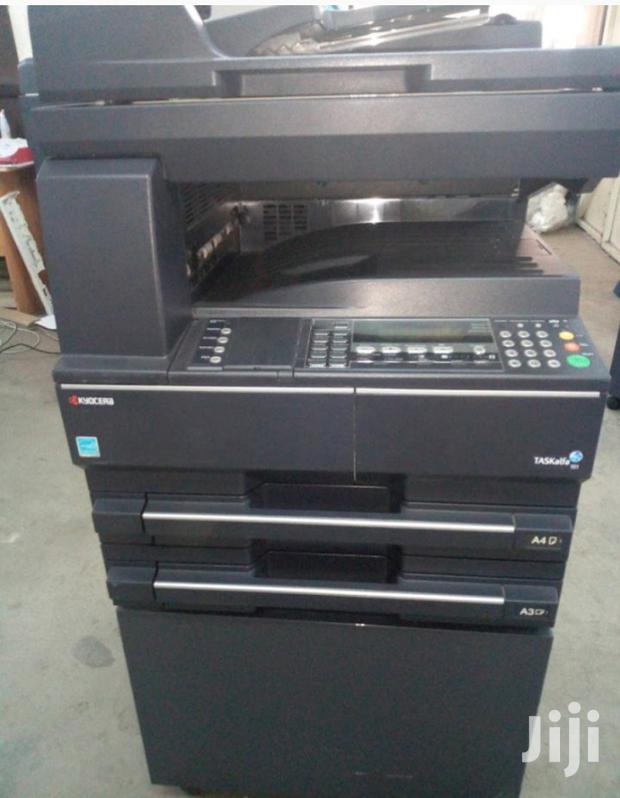 Kyocera Taskalfa 221 Photocopier Machine - main view