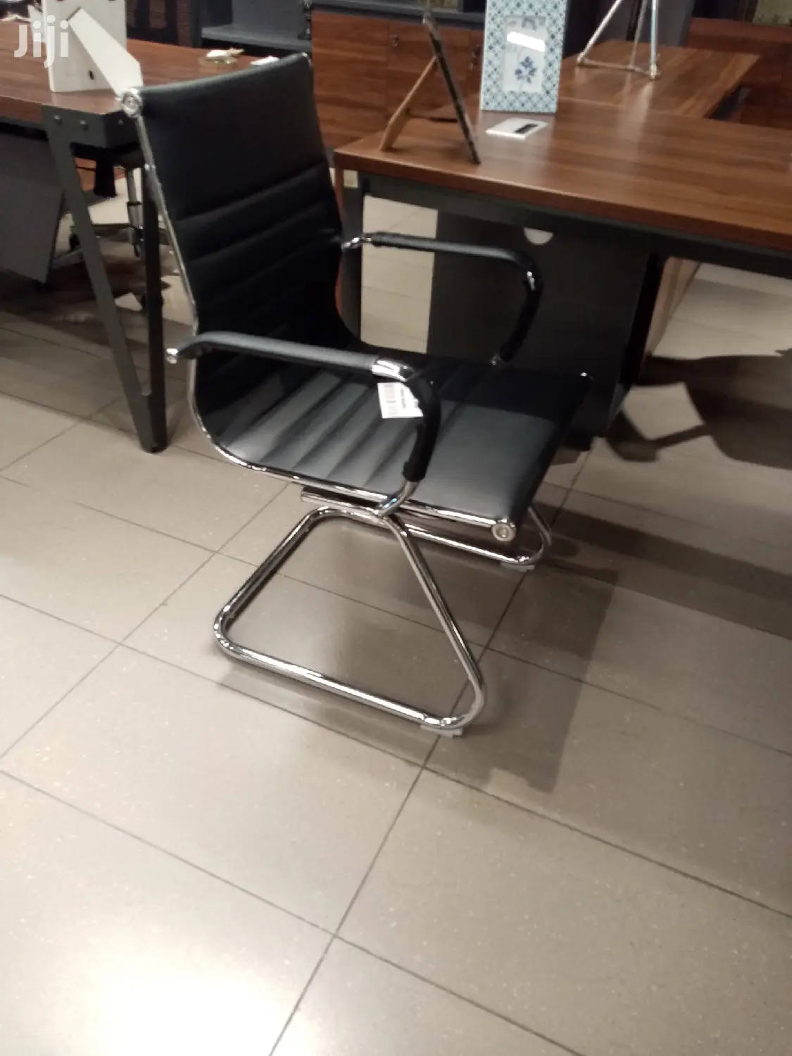 Smart Visitors Chairs