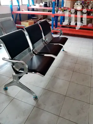Linked Waiting Seat