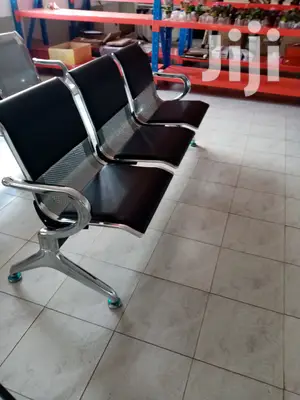 Linked Waiting Seat