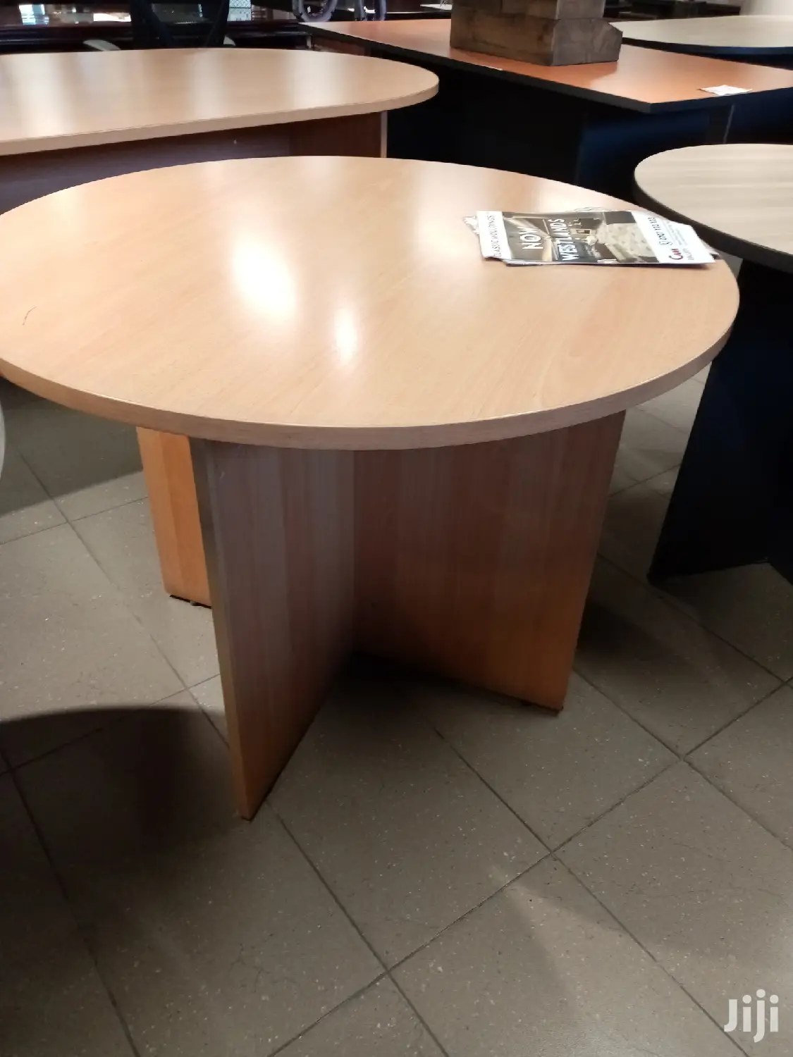 1m Round Conference Table