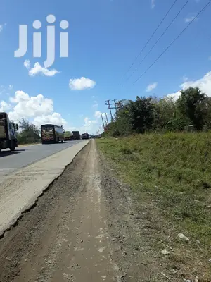 For Sale 1 Acre Touching Mariakani Nairobi Highway