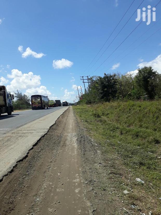 For Sale 1 Acre Touching Mariakani Nairobi Highway - main view