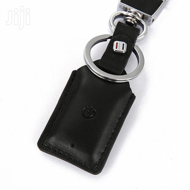 Smart Bluetooth Leather Key Holder - thumbnail 4