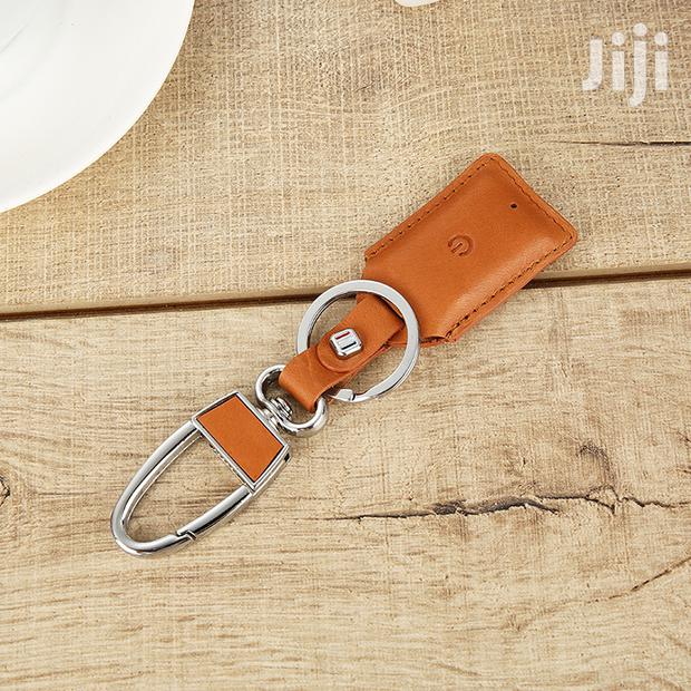 Smart Bluetooth Leather Key Holder - thumbnail 3