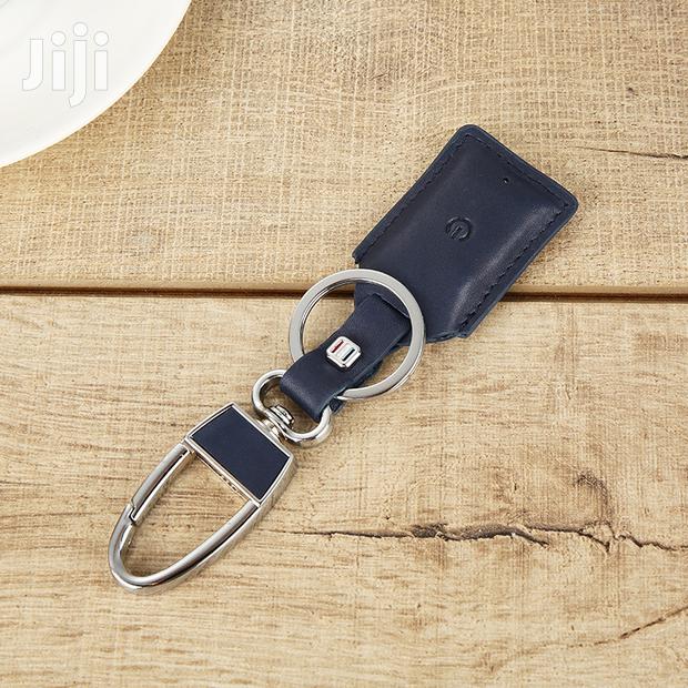 Smart Bluetooth Leather Key Holder - thumbnail 2