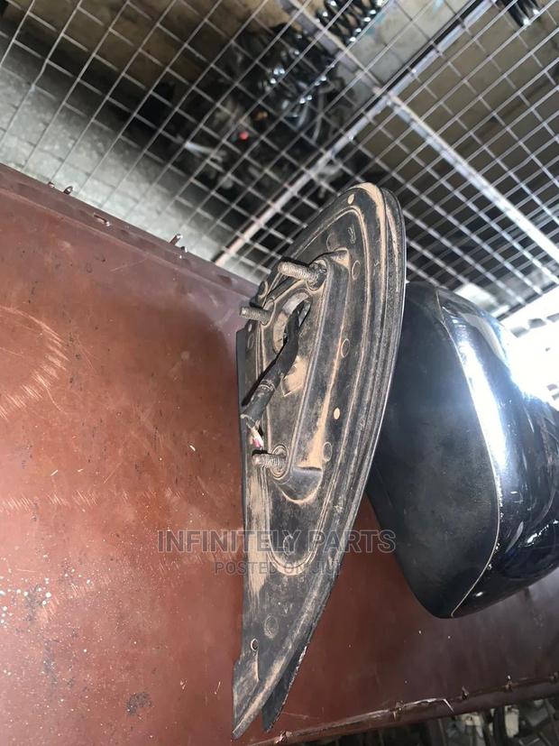 Toyota Hilux Vigo 2005 Chrome Side Mirror - thumbnail 3