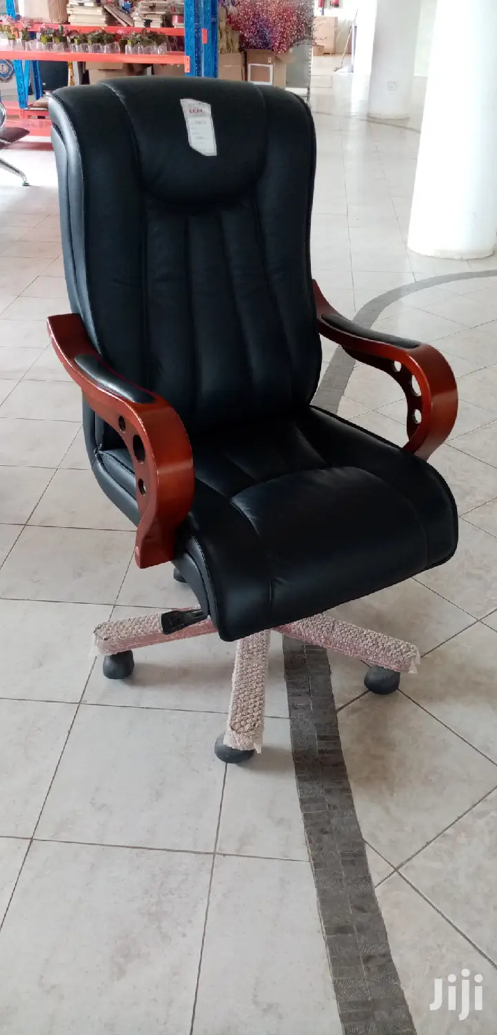 Executive Office Seat