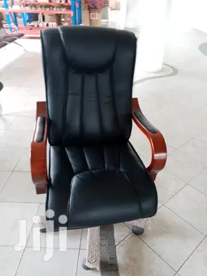 Executive Office Seat