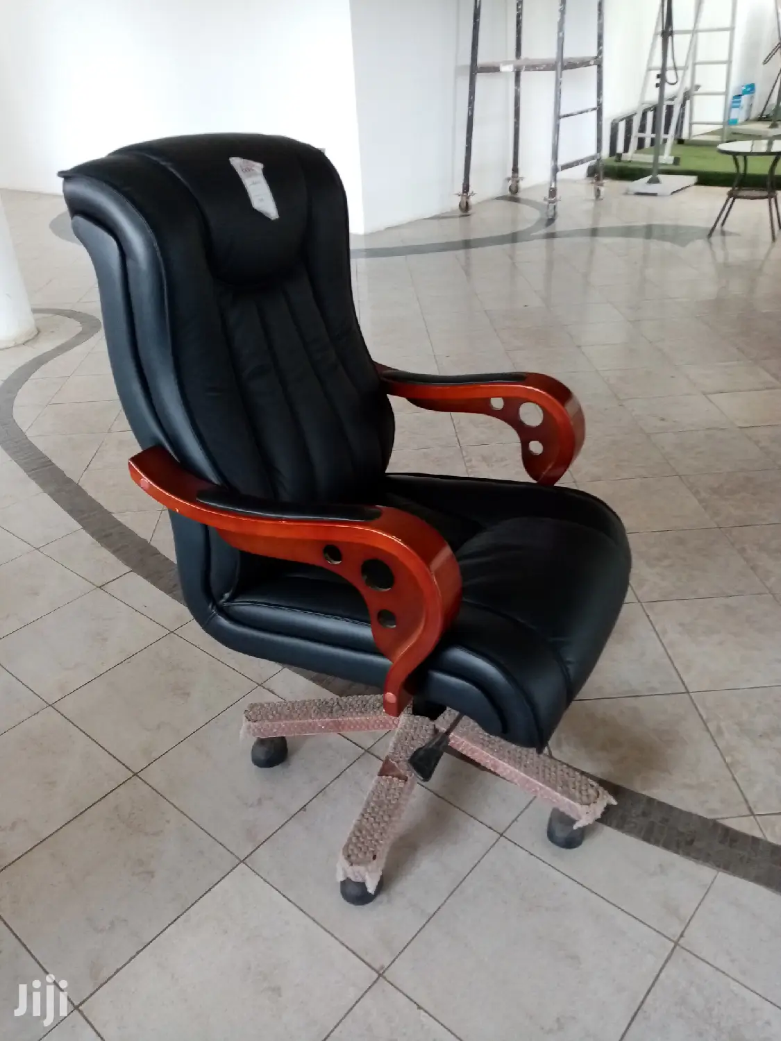 Executive Office Seat