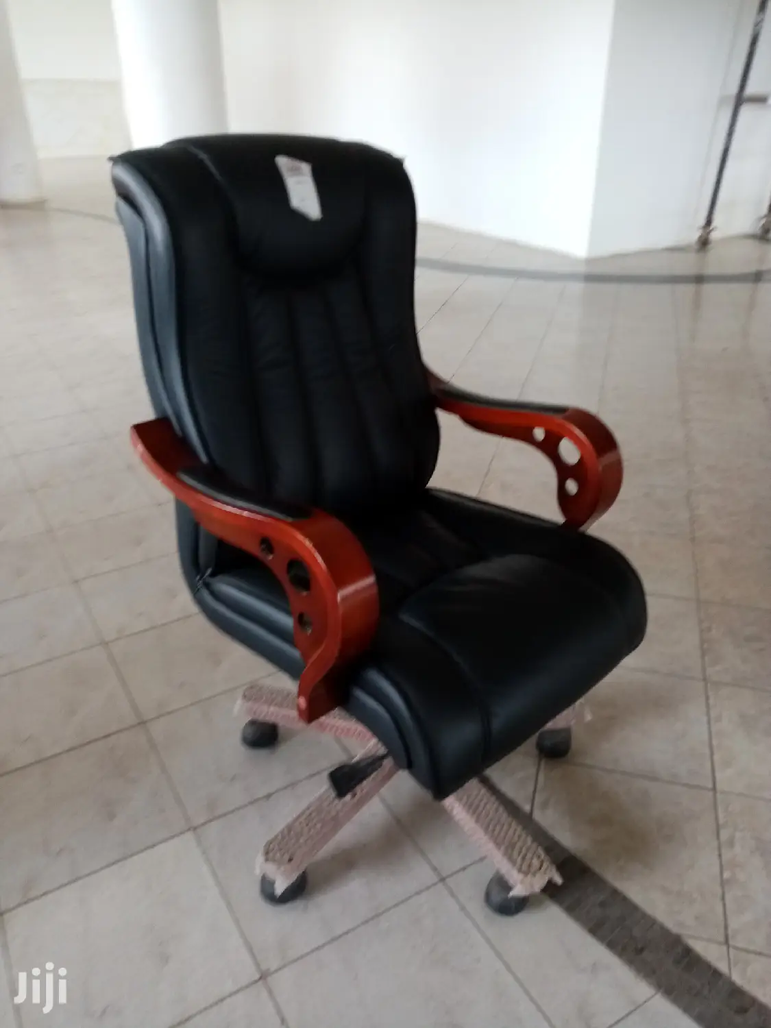 Executive Office Seat