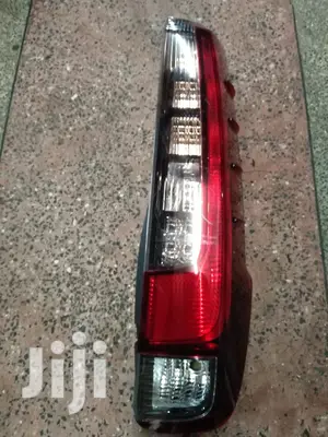 Noah 2014 Taillights