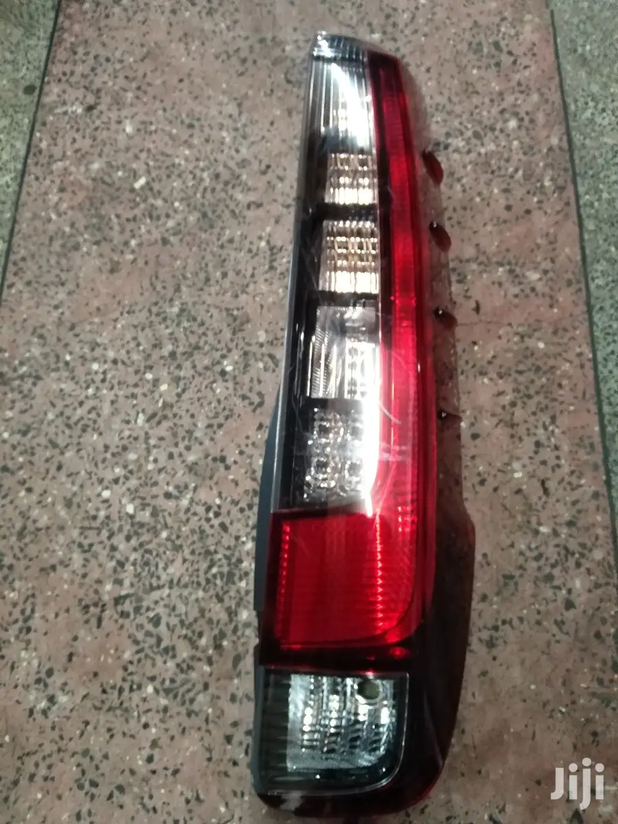 Noah 2014 Taillights