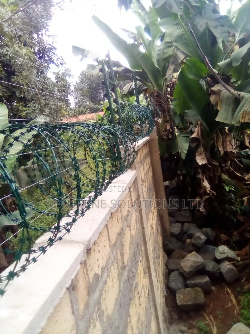 Energized Fences Integrated With Razor Wire