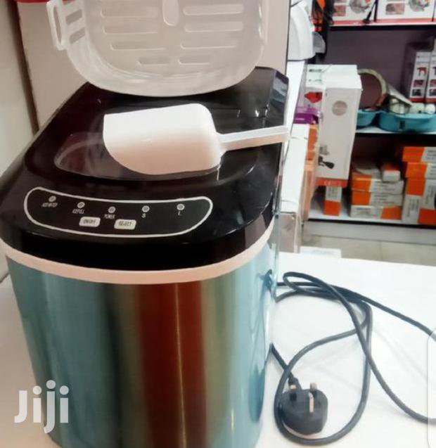 Functional Ice Cube Maker Machine