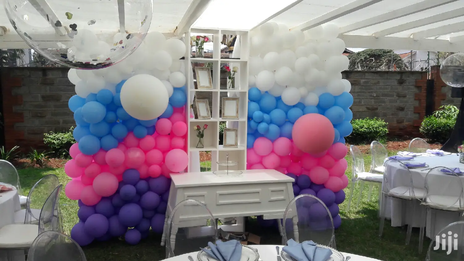 Balloon Garland And Backdrops For Cake Tables And Booths