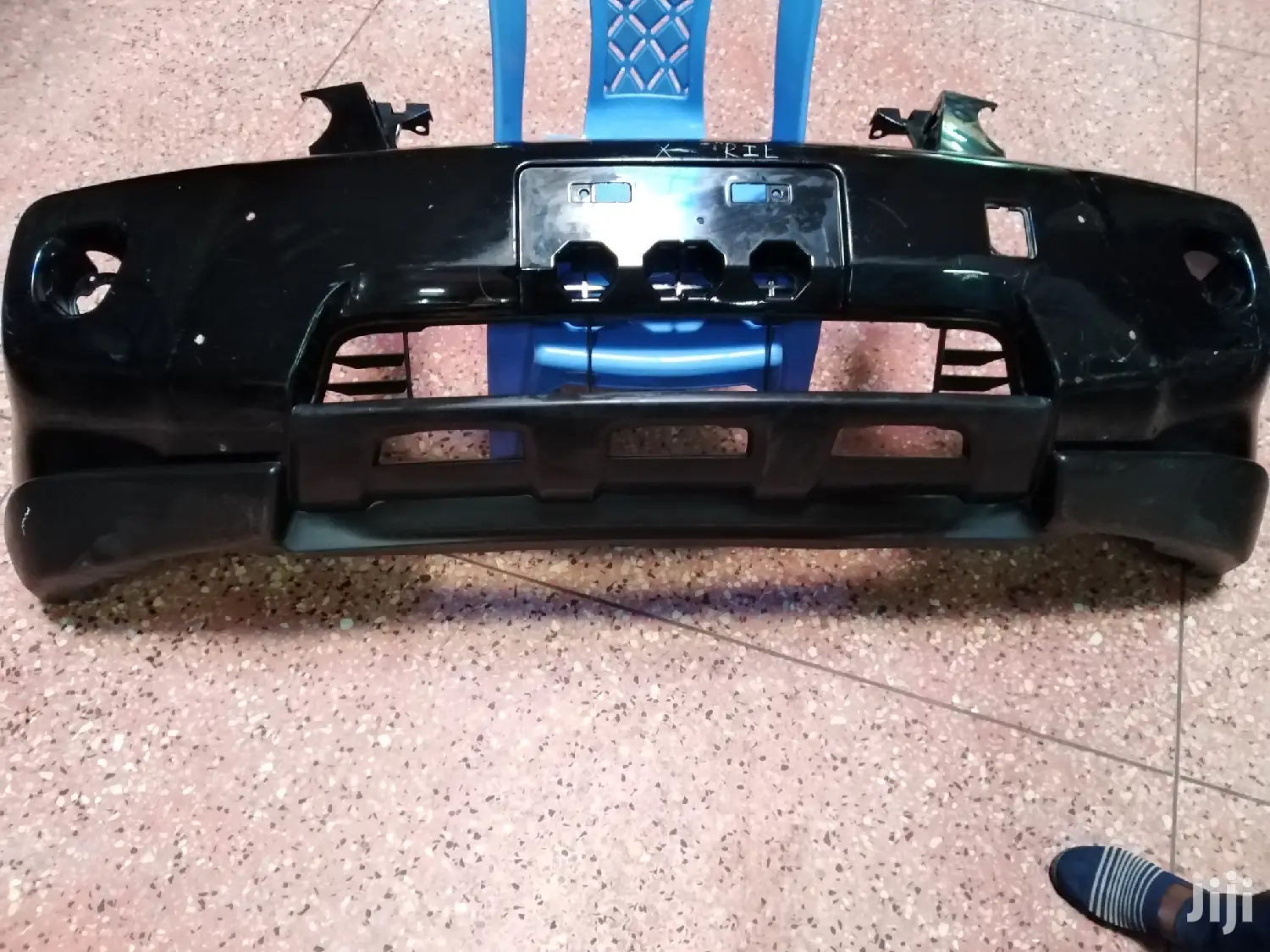 Extrail Front Bumper Assembly