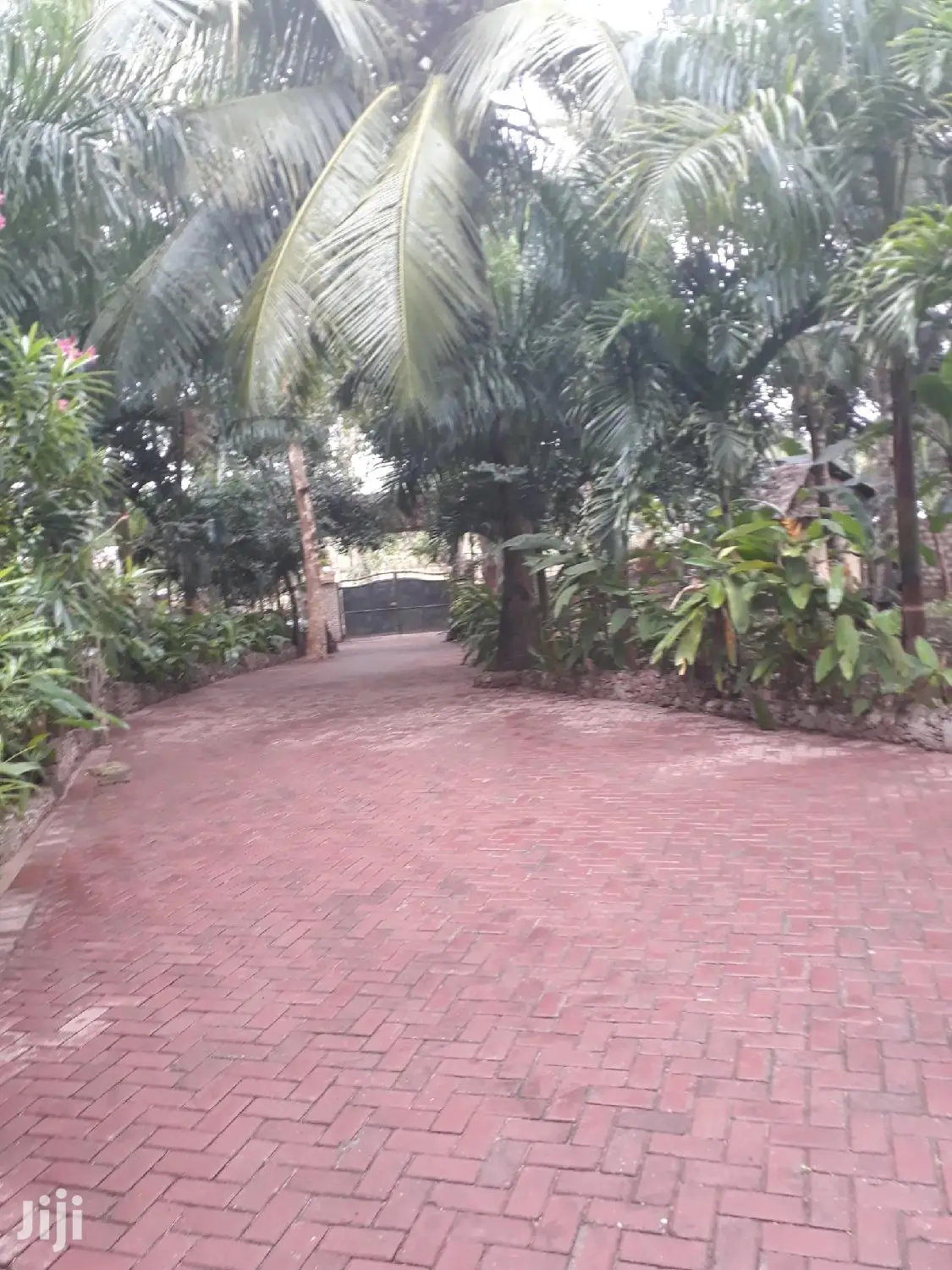 For Sale 2 Acres Land With A 4 Bedrooms Villa Mtwapa