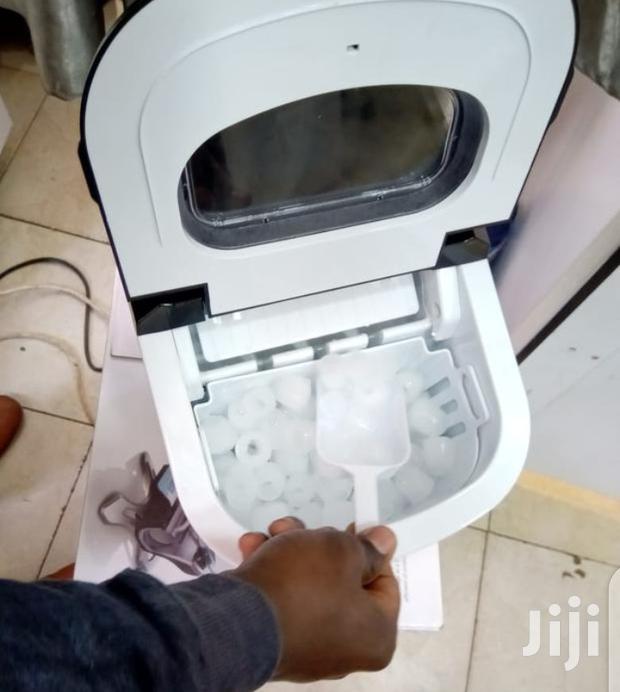 Super Ice Cube Maker