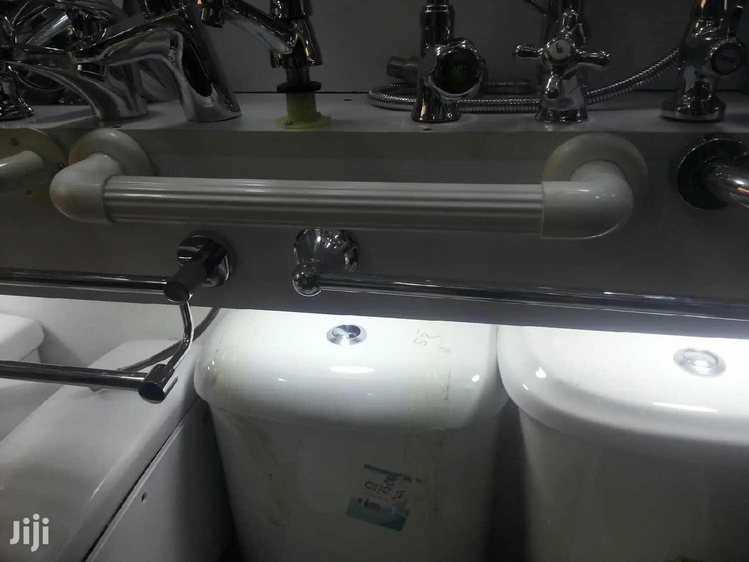 Bathroom Handles &Rails