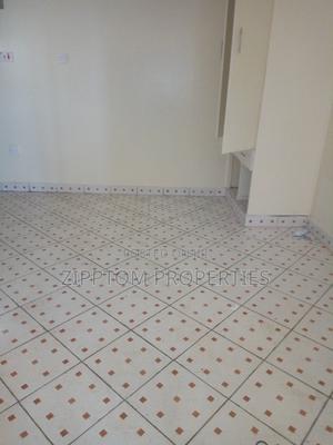 Studio to Let in South B - thumbnail 2