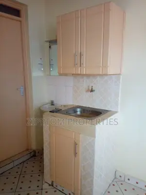 Studio to Let in South B
