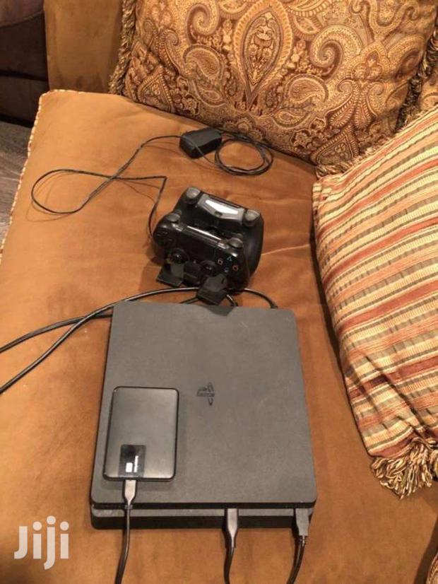 Ps4 Slim 2 Pads Plus Fc24 and 10 Games Free Still New