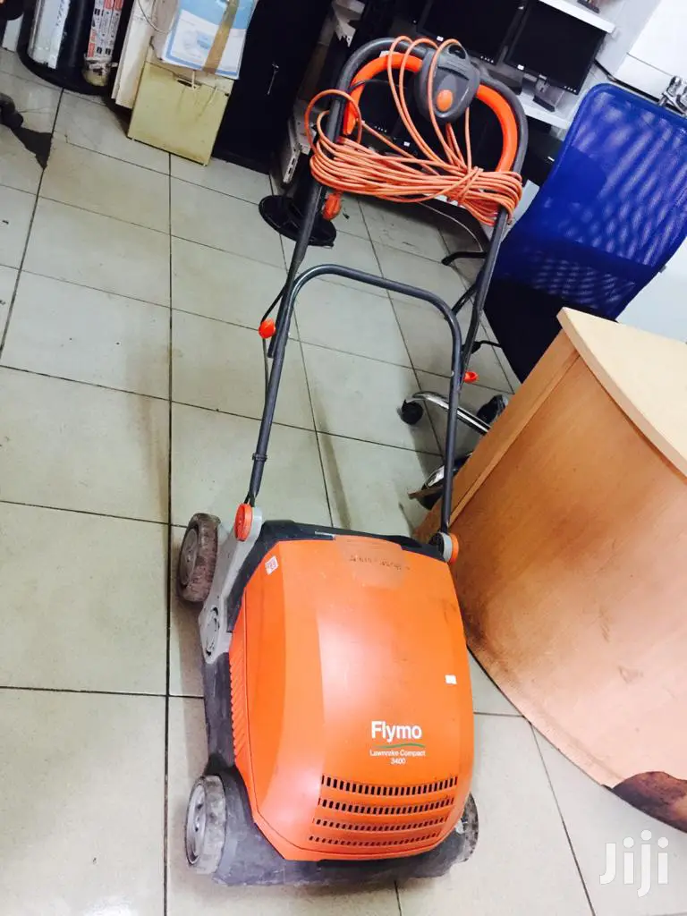 Lawnrake Compact 3400 - Flymo Electric Lawn Rake
