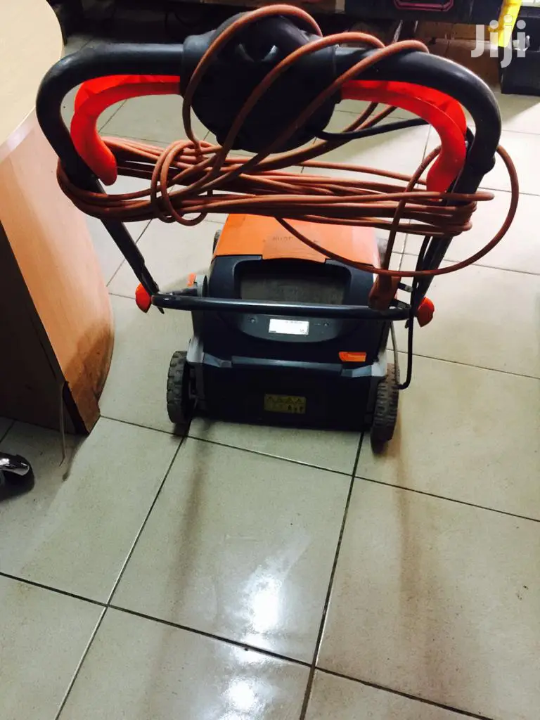 Lawnrake Compact 3400 - Flymo Electric Lawn Rake