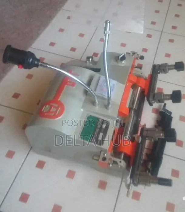 Key Cutting Machine