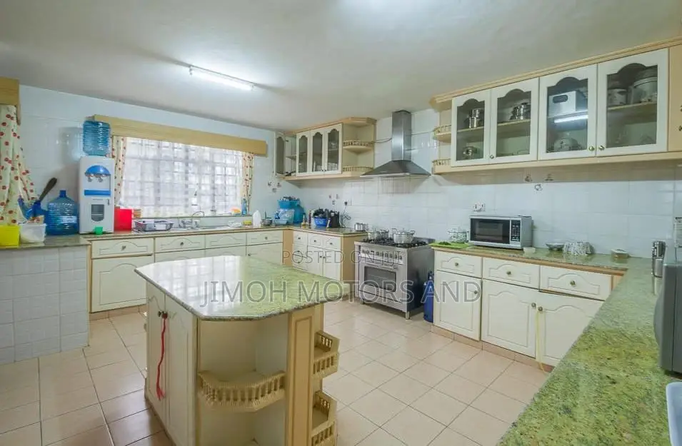 House for Sale in Ridgeways