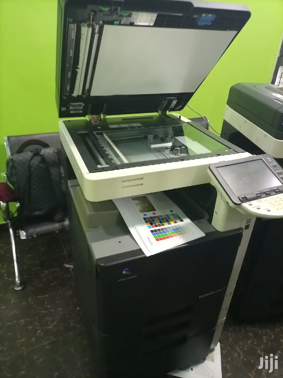 Trrerfff. Konica Minolta Bizhub C220 Photocopier Machine
